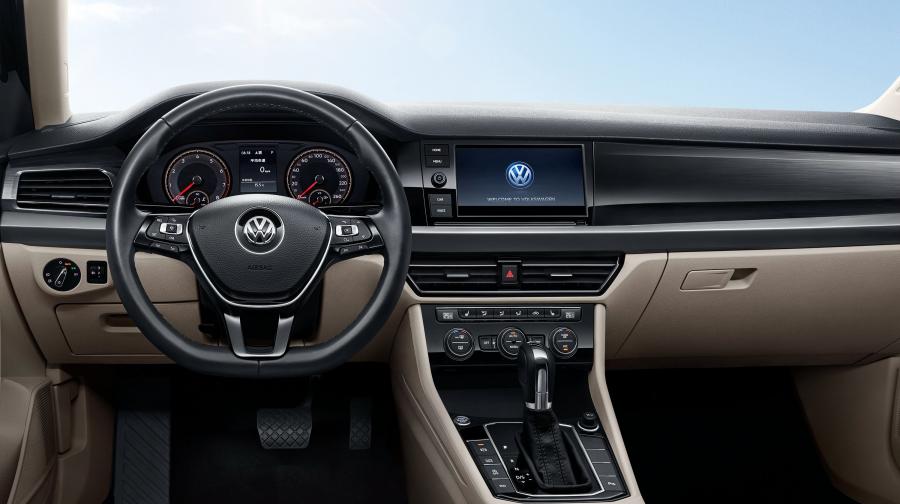 Торпедо Volkswagen Lavida Plus 2018 года  (фото 28 из 37)